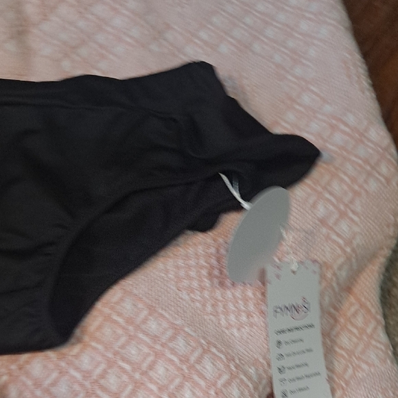 Black Ruffle Bottoms - Picture 4 of 8